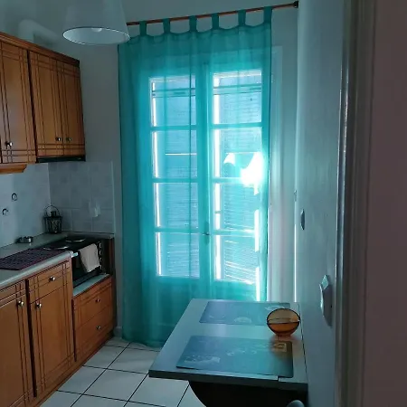 Antonis 2 Apartman *